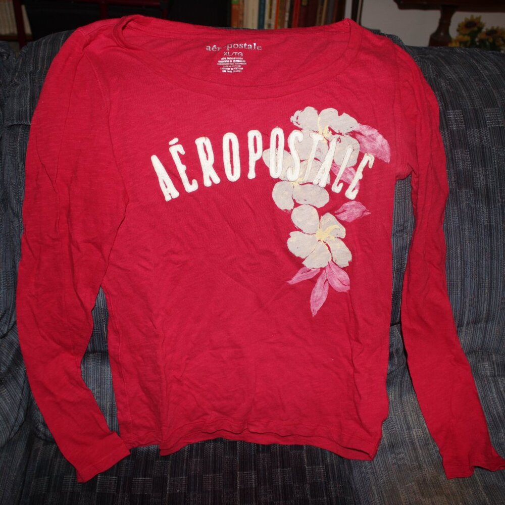 Aeropostale Long-Sleeve T-Shirt XL - Like New